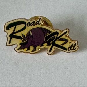 Road Kill Armadillo Enamel Lapel Pin – Vintage Humor Souvenir Gold Tone‎